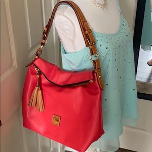 🌺EUC Dooney & Bourke large shoulder bag.